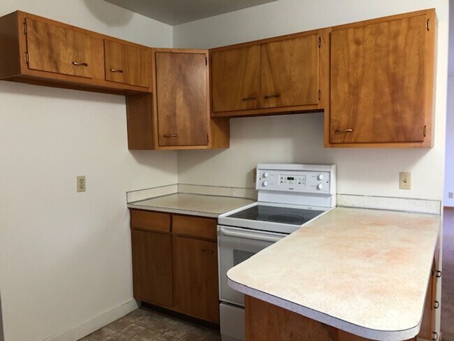 Building Photo - Three-Bedroom, 1-Bath House