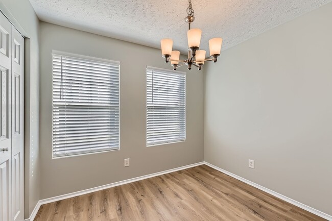 Building Photo - 5855 Monroe Crossing