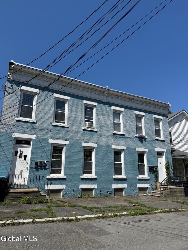 Building Photo - 94 11th St