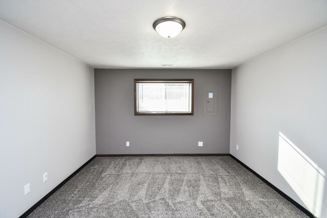 Building Photo - 3704 S Outfield Cir