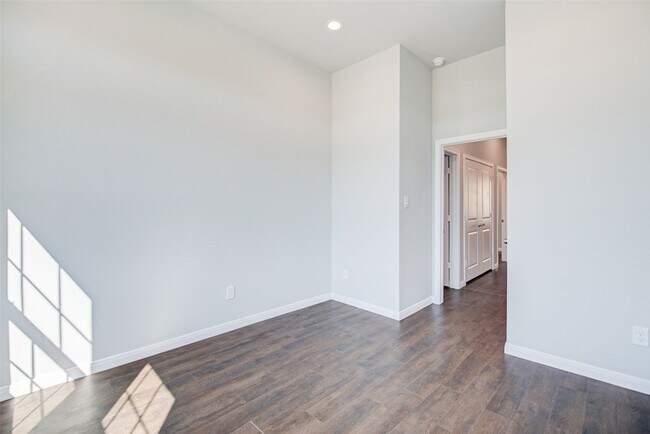 Building Photo - 4945 Ambient Dr