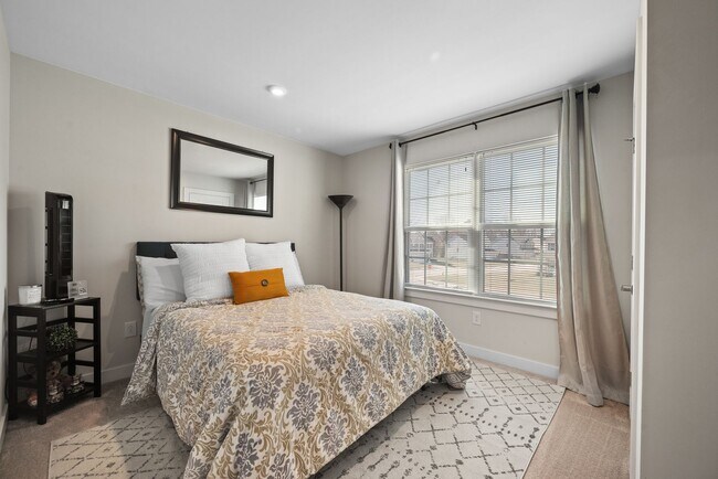 Building Photo - Charming two-story, 4-bedroom, 3-bathroom home.