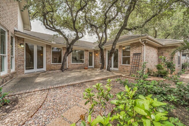 Building Photo - LINCOLN HEIGHTS 3-BEDROOM