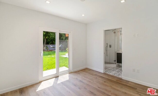 Building Photo - 6046 Fallbrook Ave