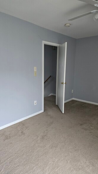 Building Photo - 22 Oyster Bay Rd