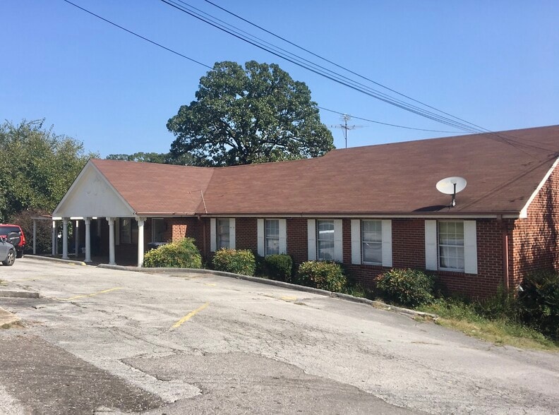 Building Photo - 1016 Greens Lake Rd