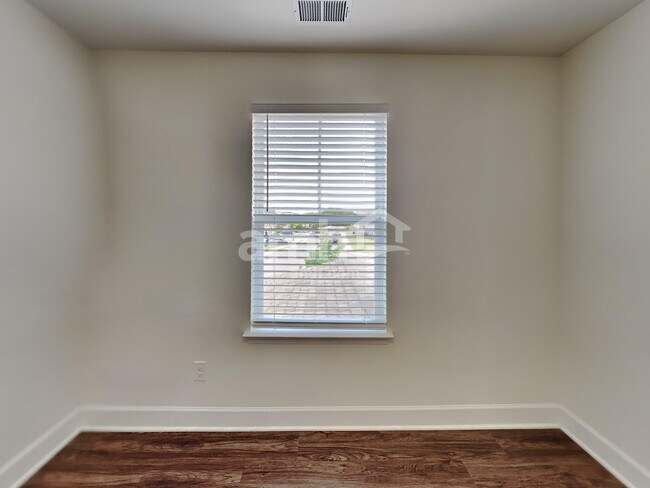 Building Photo - 4300 Spregan Way