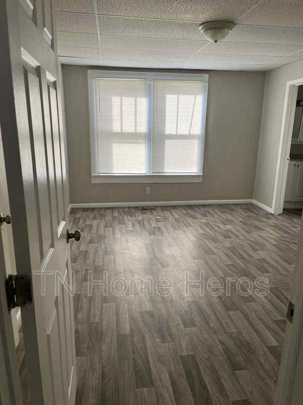 Building Photo - 505 E Morelia Ave