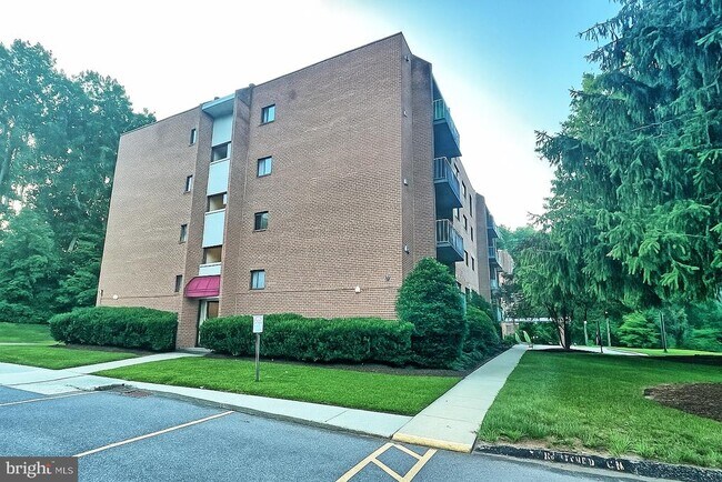 Building Photo - 7202 Rockland Hills Dr
