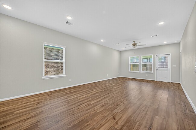 Building Photo - 8304 Bristlecone Pne Wy