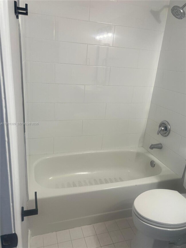 Building Photo - 438 NE 210th Cir Terrace