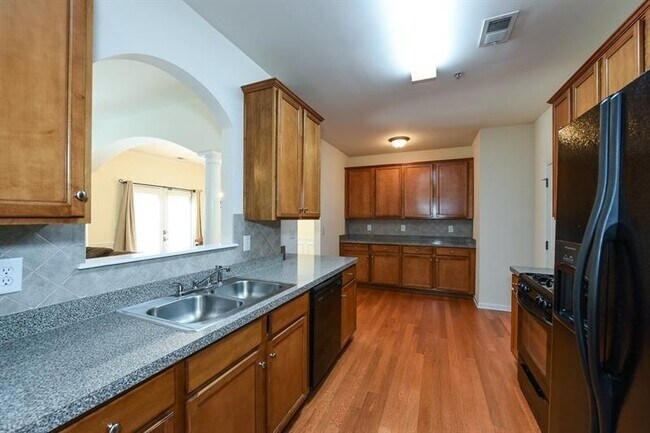 Building Photo - 981 Brownstone Ln SW