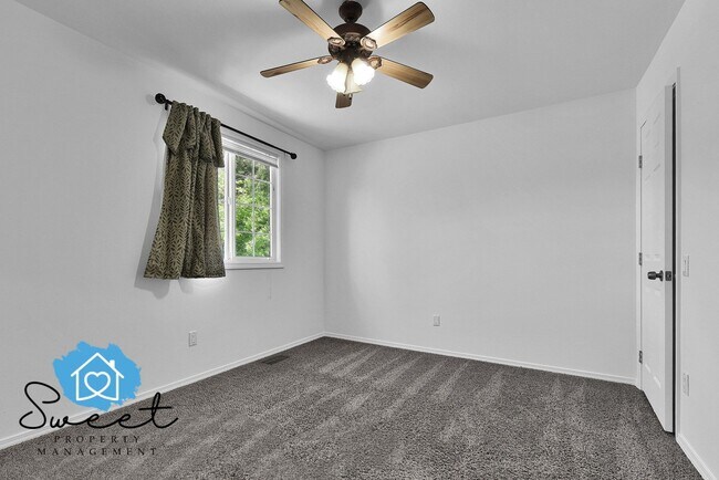 Building Photo - 5499 S Yarrow Pl