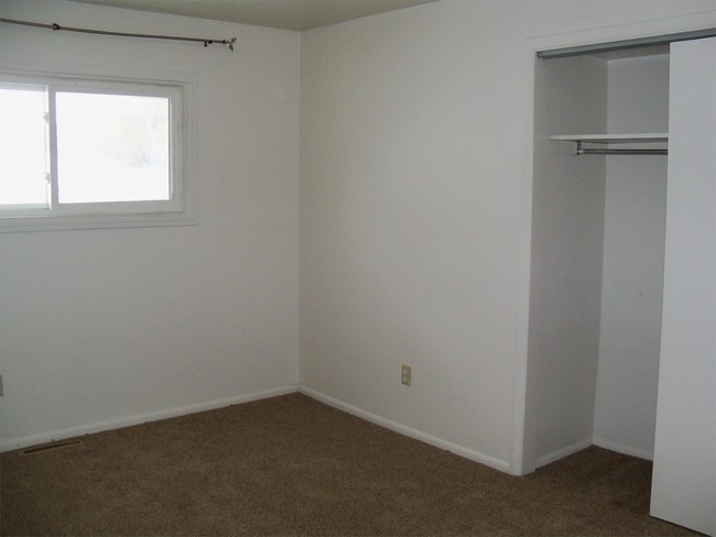 Building Photo - 711 Starlight Dr