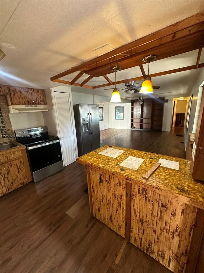 Building Photo - 1590 SW 65th Terrace