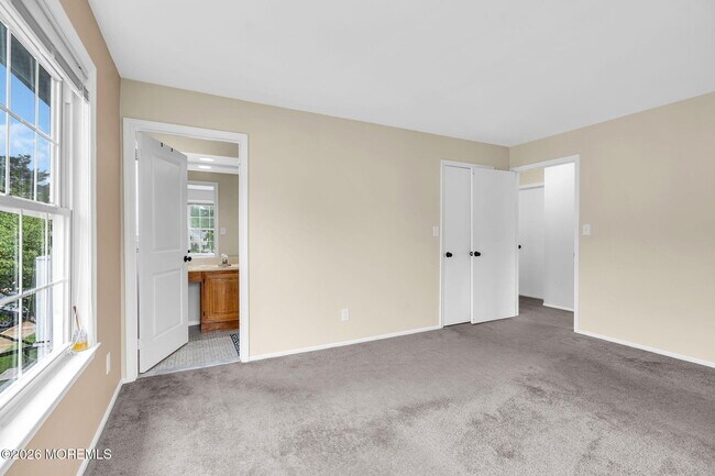 Building Photo - 366 Sequoia Ct