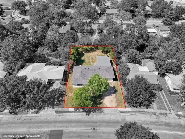 Building Photo - 1325 Sunset St