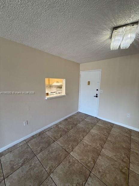 Building Photo - 9678 Fontainebleau Blvd