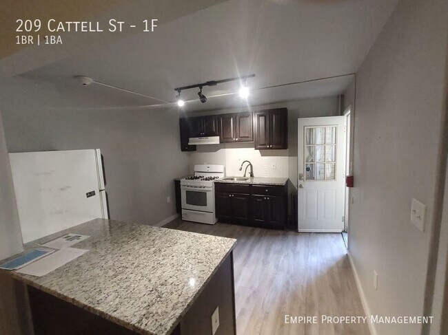 Building Photo - 209 Cattell St