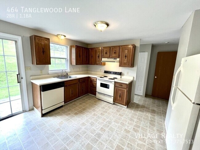 Building Photo - 464 Tanglewood Ln