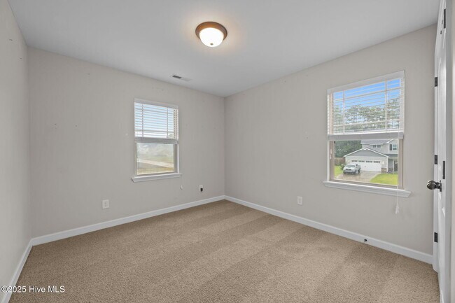 Building Photo - 100 Shallow Ct