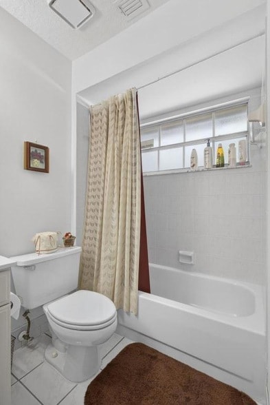 Building Photo - 1940 S Club Dr