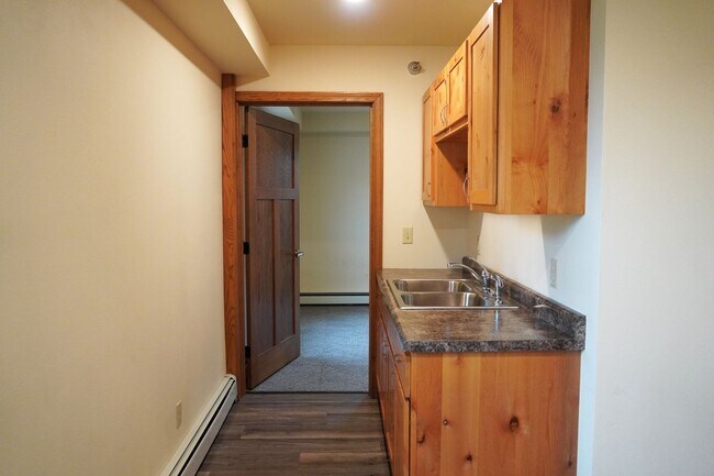 Building Photo - 1 Bedroom, 1 Bath Apartment- All utilities included