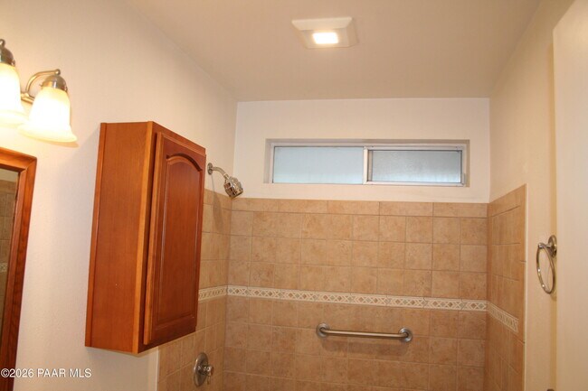 Building Photo - 11014 W Cheryl Dr