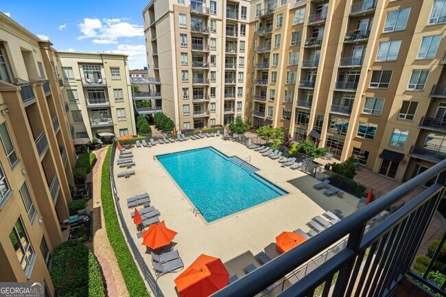 Building Photo - 711 Cosmopolitan Dr NE