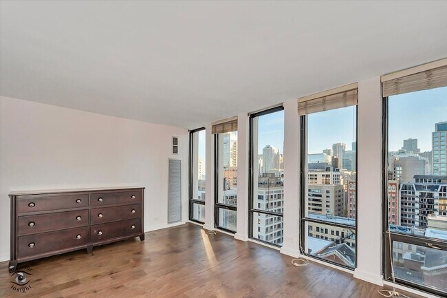 Building Photo - 200 E Delaware Pl