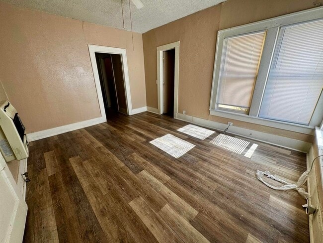 Building Photo - 1205 Austin St