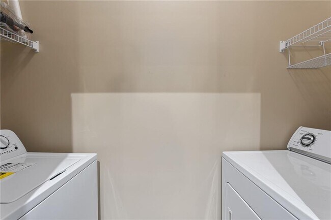 Building Photo - 870 Inman Vlg Pkwy NE