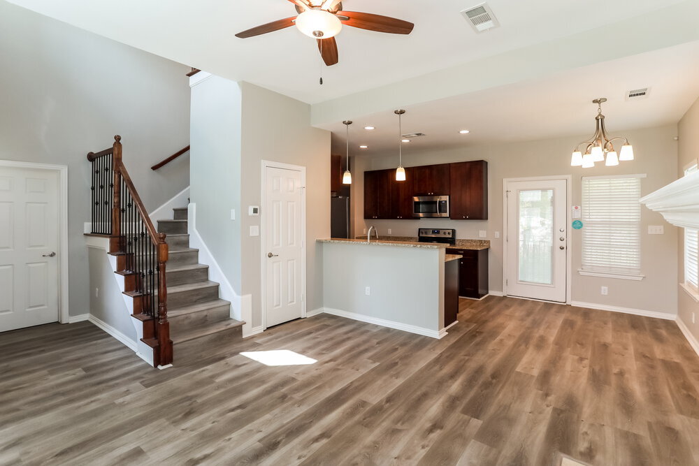 Building Photo - 601 Meadowbrook
