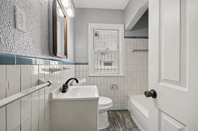 Building Photo - Charming & Updated 3-Bedroom Home in Detroit! OWNER SPECIAL-$500 off first months rent