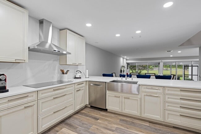 Building Photo - 2435 Presidential Way