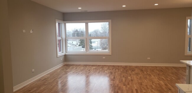 Building Photo - 5051 N Harlem Ave