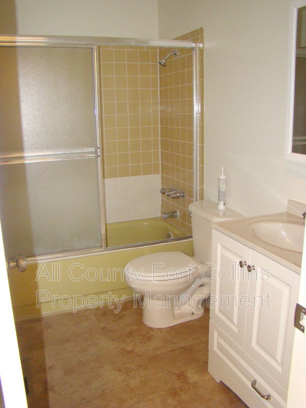 Building Photo - 1108 Baker St