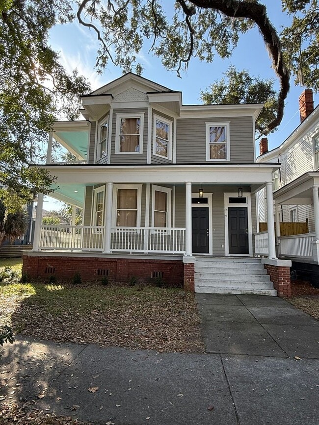 Building Photo - 219 W 36th St
