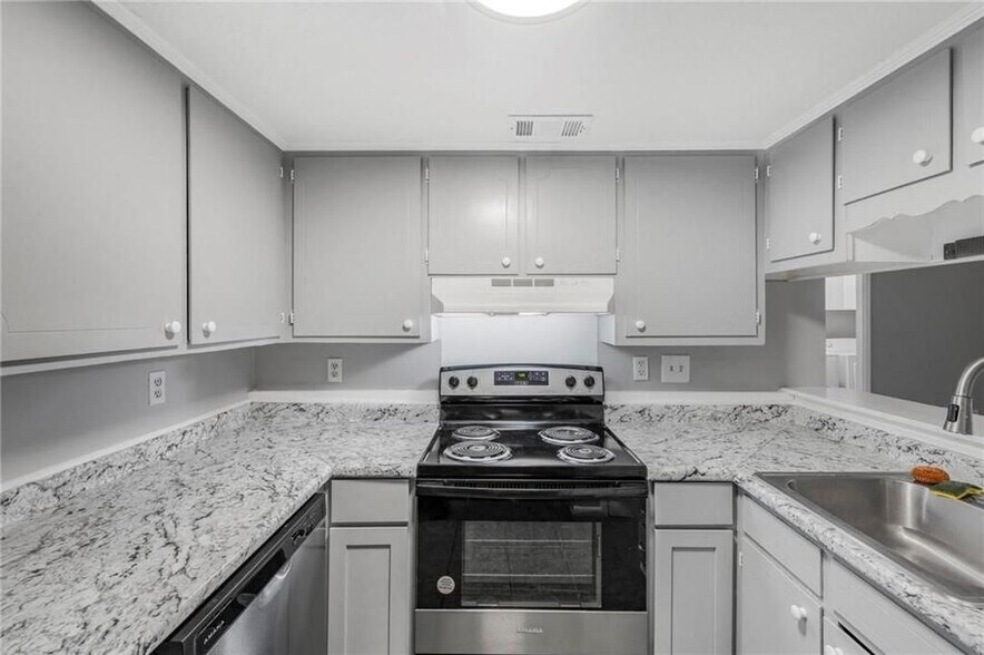 Building Photo - 4017 Cottage Hill Rd