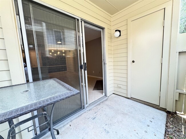 Building Photo - 2120 El Paseo St