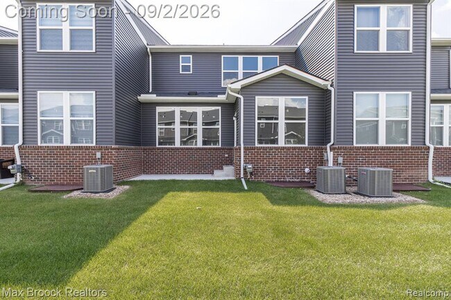 Building Photo - 4819 Glenora Dr