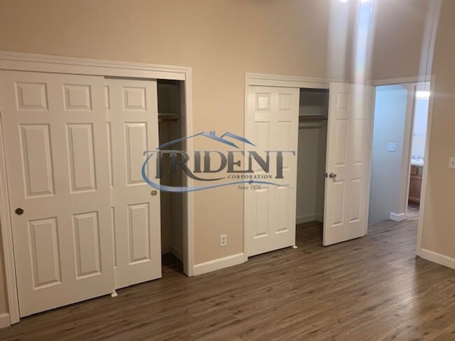 Building Photo - 1022/1024 Gilliland Drive