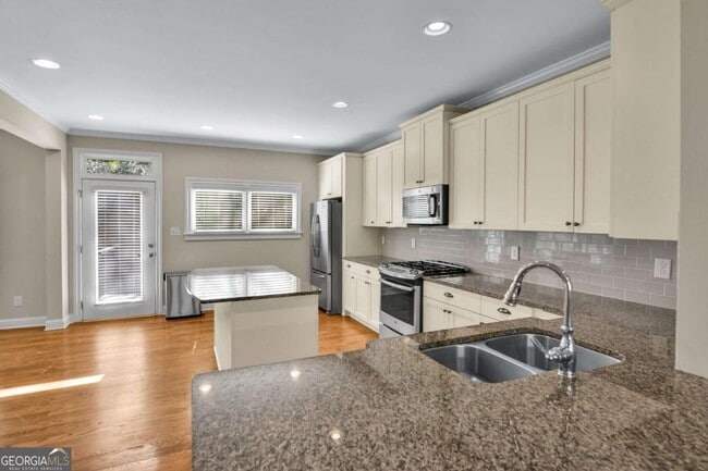 Building Photo - 1660 Gilstrap Ln NW