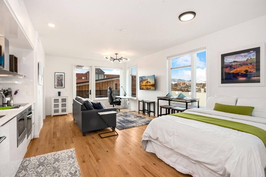 Building Photo - 401 Linden St