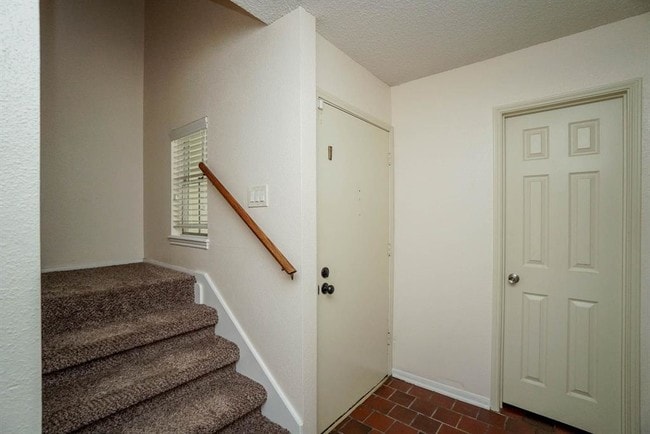 Building Photo - 14370 Misty Meadow Ln