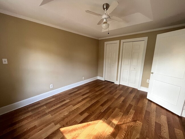 Building Photo - 1 Bedroom, 1 Bathroom - Apartment on Mt. A...
