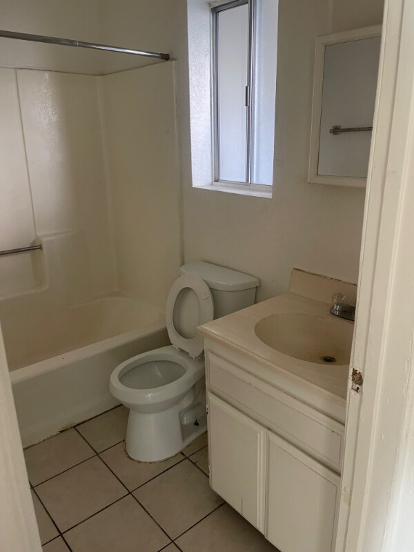 Building Photo - 11200 Vintage Rd