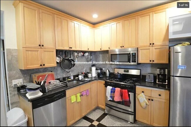 Building Photo - 69 Babcock St