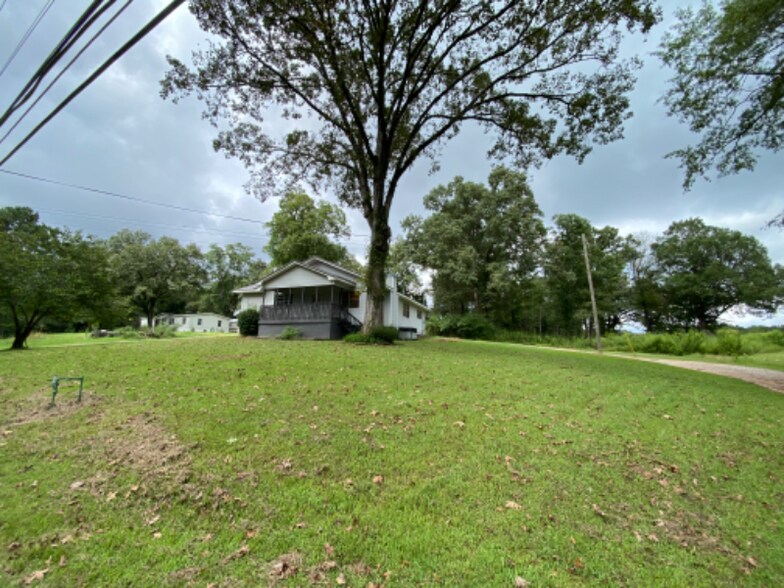 Primary Photo - 2404 Old Birmingham Hwy