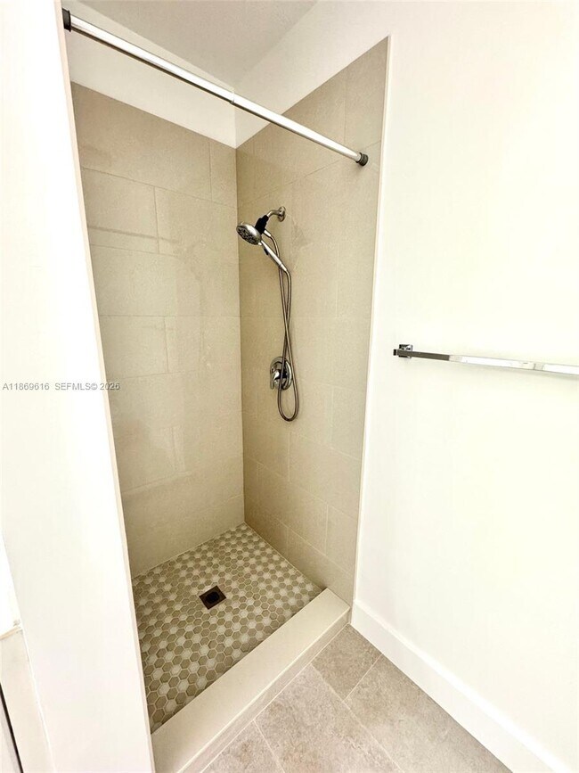 Building Photo - 4402 SW 160th Ave